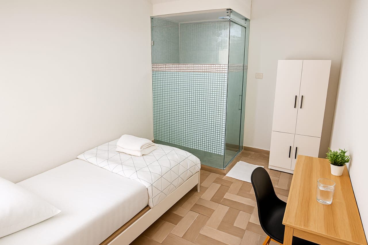 Kamar Single Standard